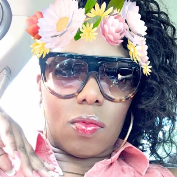 Meet your Posher, Deonca - Picture 1 of 1